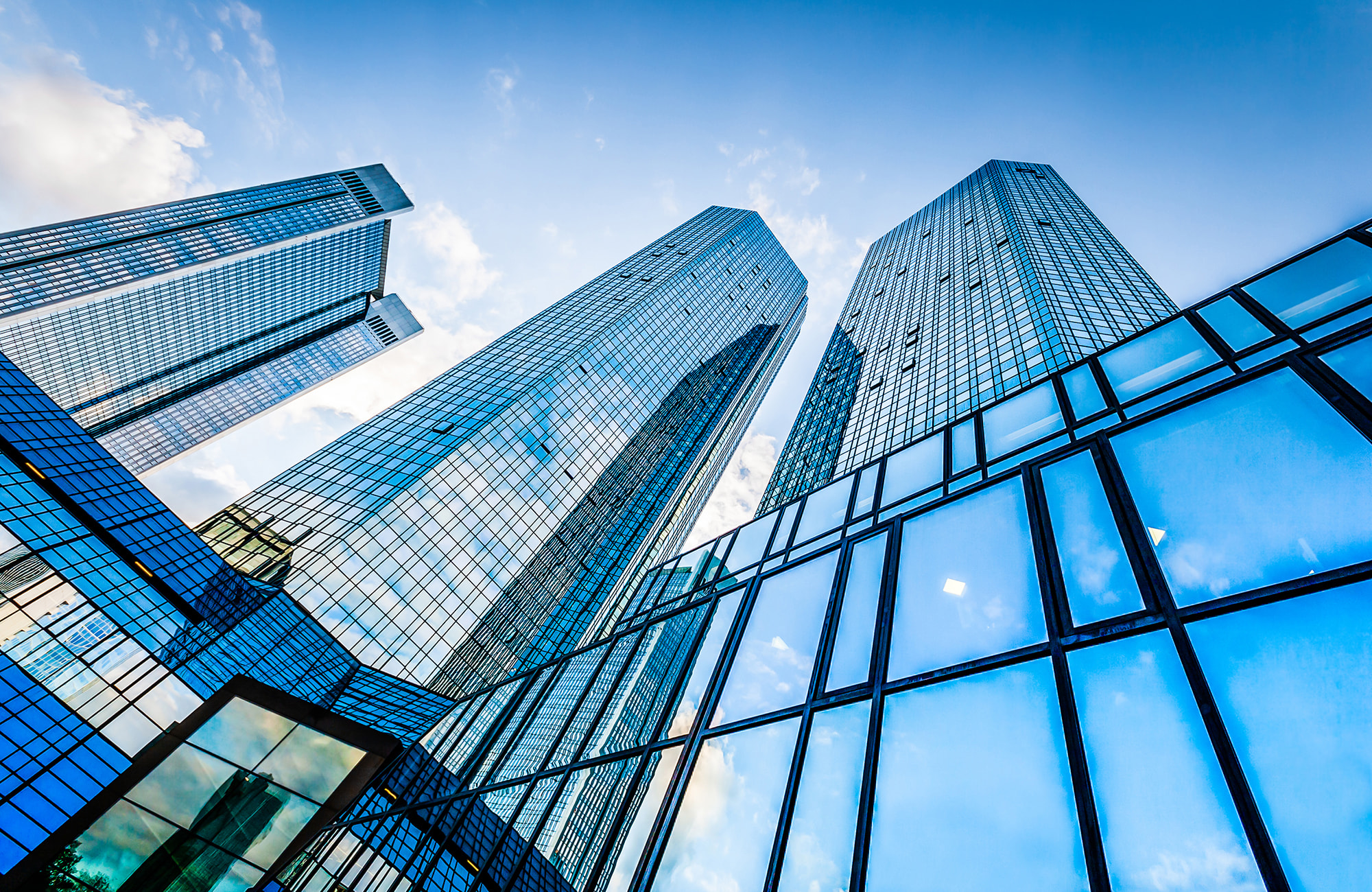 carrier-commercial-hvac-solutions-cool-office-buildings