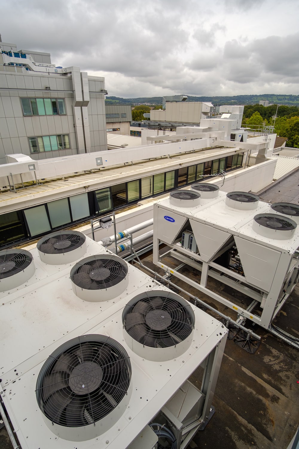 carrier-case-study-university-hospital-of-wales-cardiff-chillers-on-site