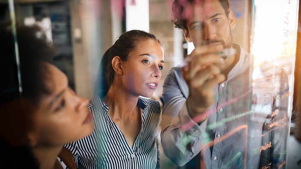 people-looking-at-computer-display-16x9