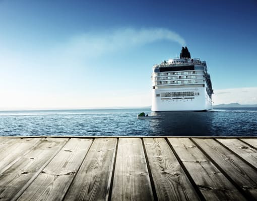 cruise-ship-leaving-dock
