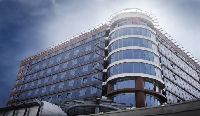 hotel-facade-in-front-of-blue-sky