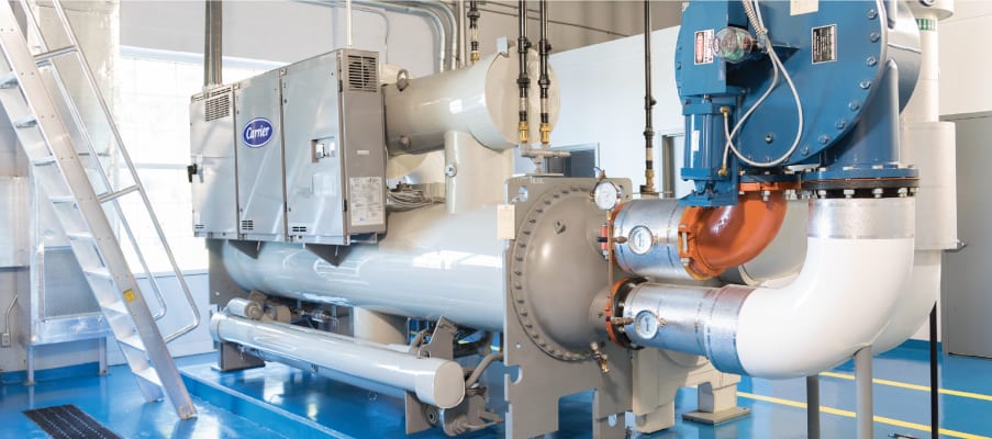 carrier-chiller-in-industrial-setting