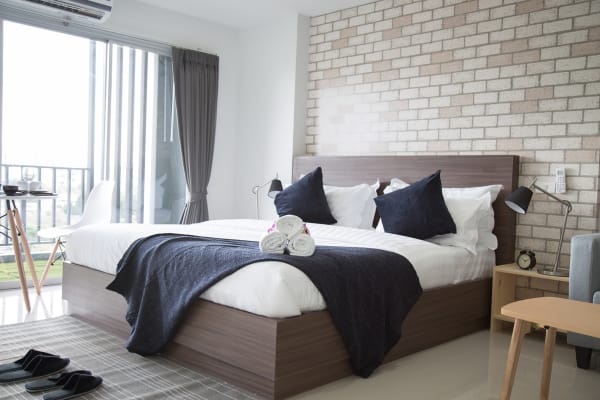 hotel-bedroom