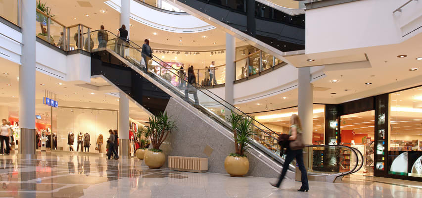 modern-multilevel-shopping-center_c