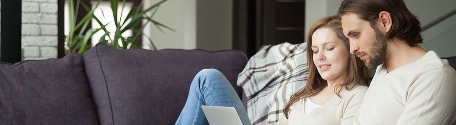 couple-reading-on-couch