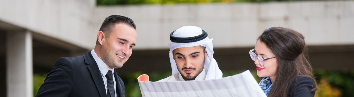 business-people-discussing-plans_c