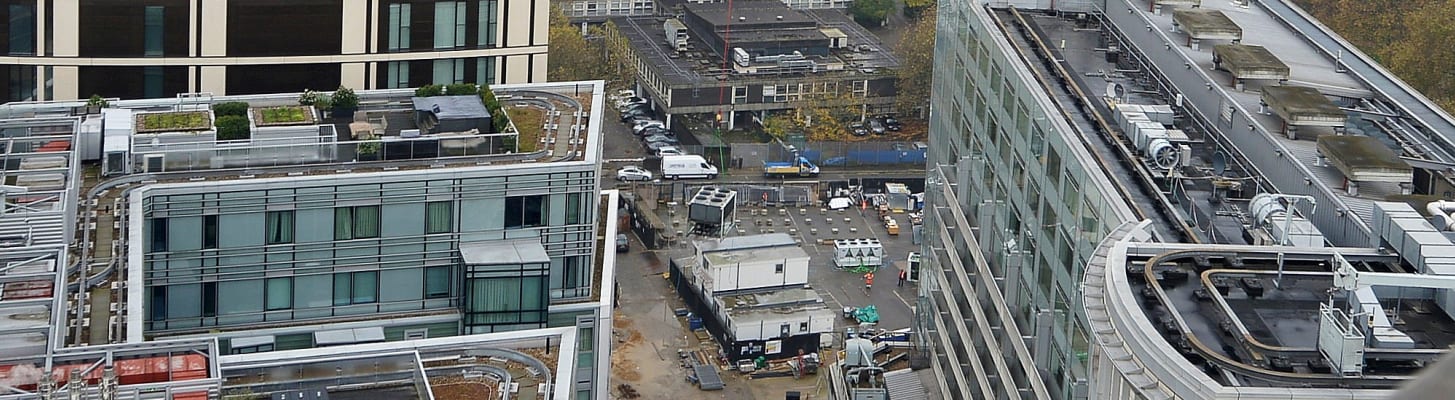 carrier-case-study-hilton-hotel-air-cooled-chiller-installation-by-helicopter-1_h