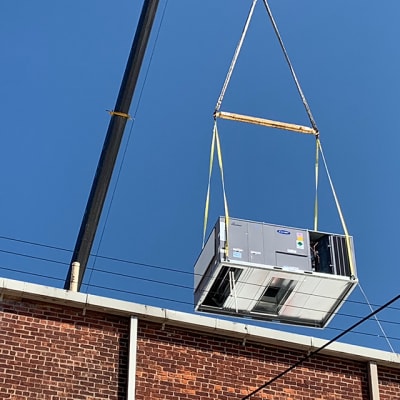 Carrier provides a complete line of commercial packaged rooftop units with Puron® refrigerant to meet demanding HVAC system requirements. These packaged air conditioners deliver performance for various ranges of industrial applications.