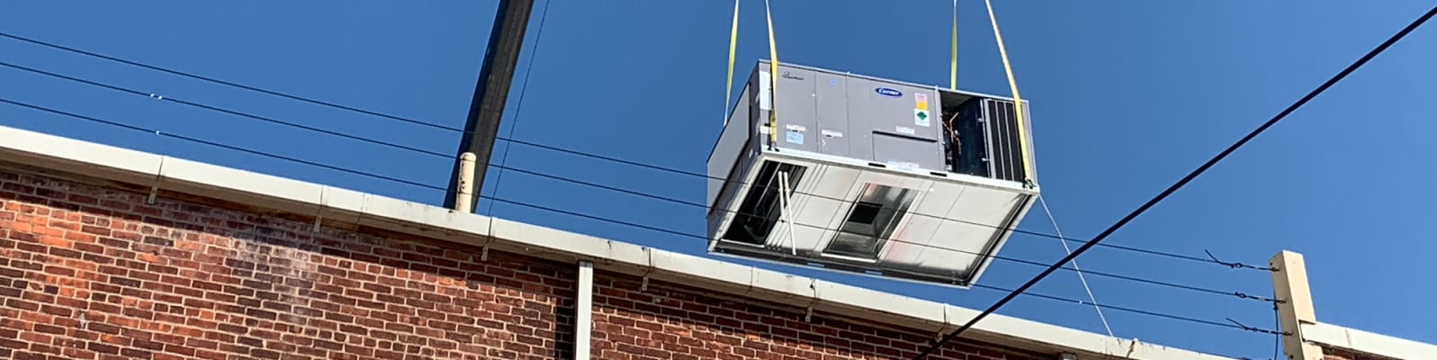 Carrier provides a complete line of commercial packaged rooftop units with Puron® refrigerant to meet demanding HVAC system requirements. These packaged air conditioners deliver performance for various ranges of industrial applications.