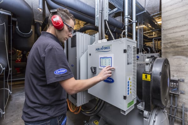 carrier-service-technician-on-site-control-panel