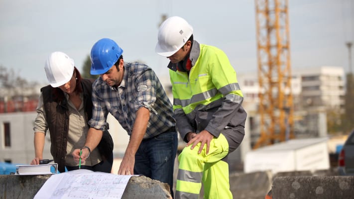 carrier-contractors-reviewing-plans