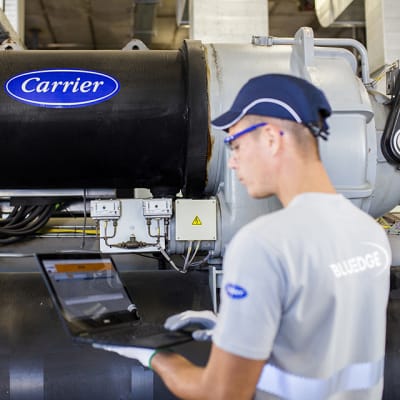 carrier-bluedge-service-technician-on-site_sq