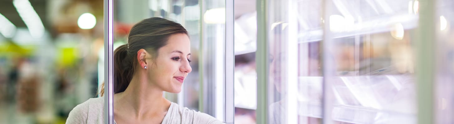 woman-shopping-for-refrigerated-products-D_c