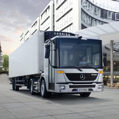 carrier-transicold-vector-unit-mounted-on-trailer_sq