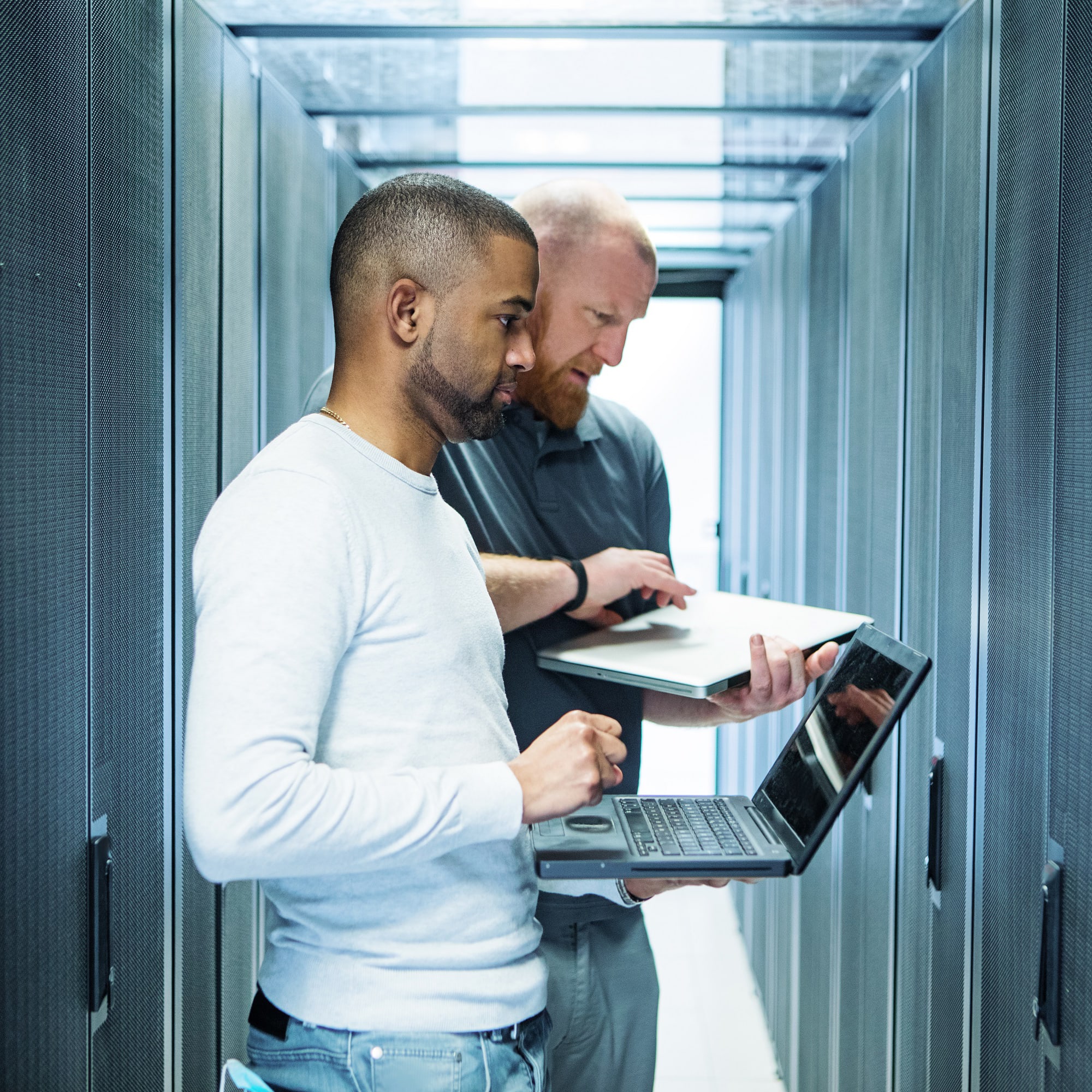 men-working-in-data-center-1x1