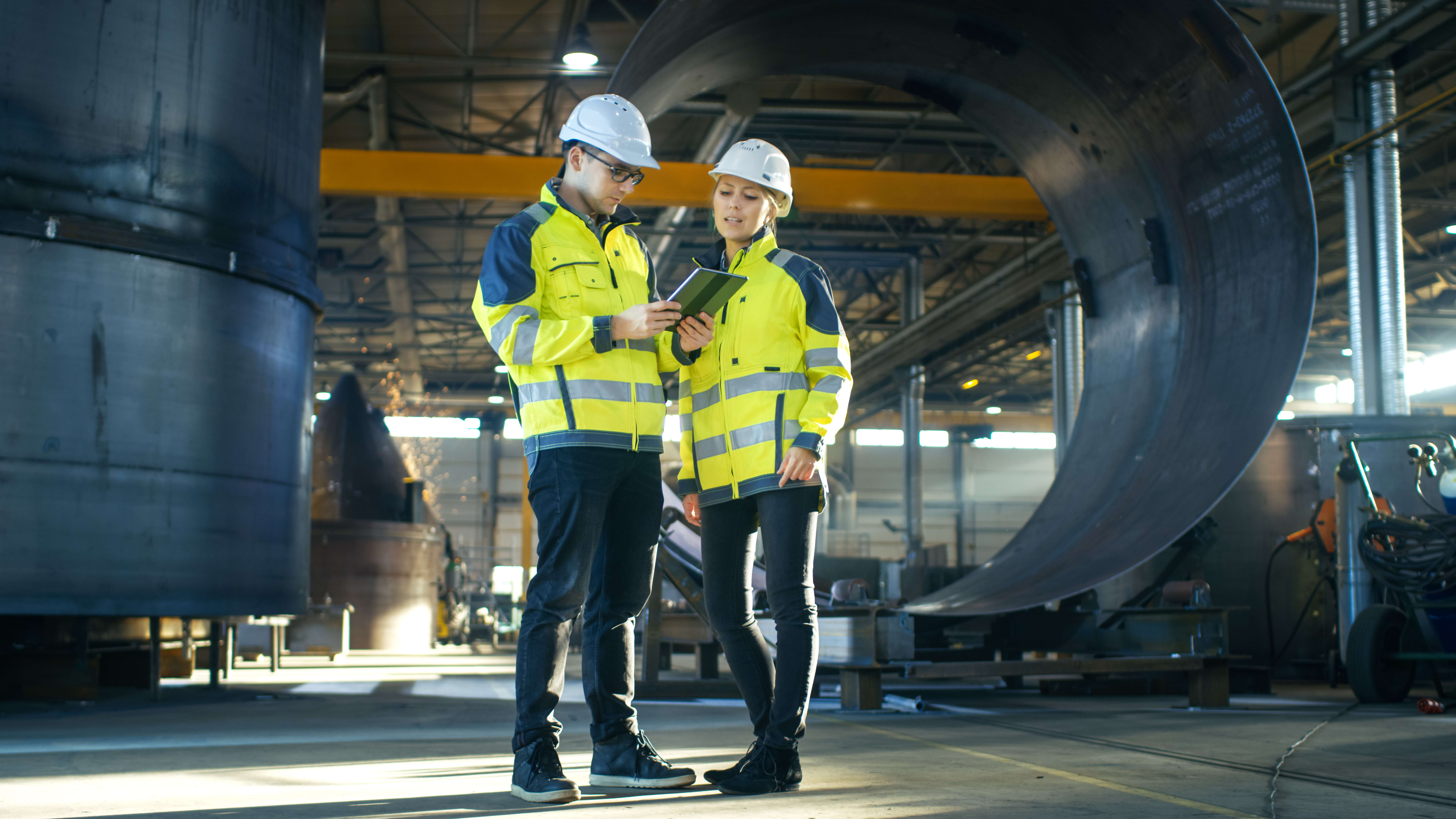 Man-and-woman-at-Manufacturing-unit