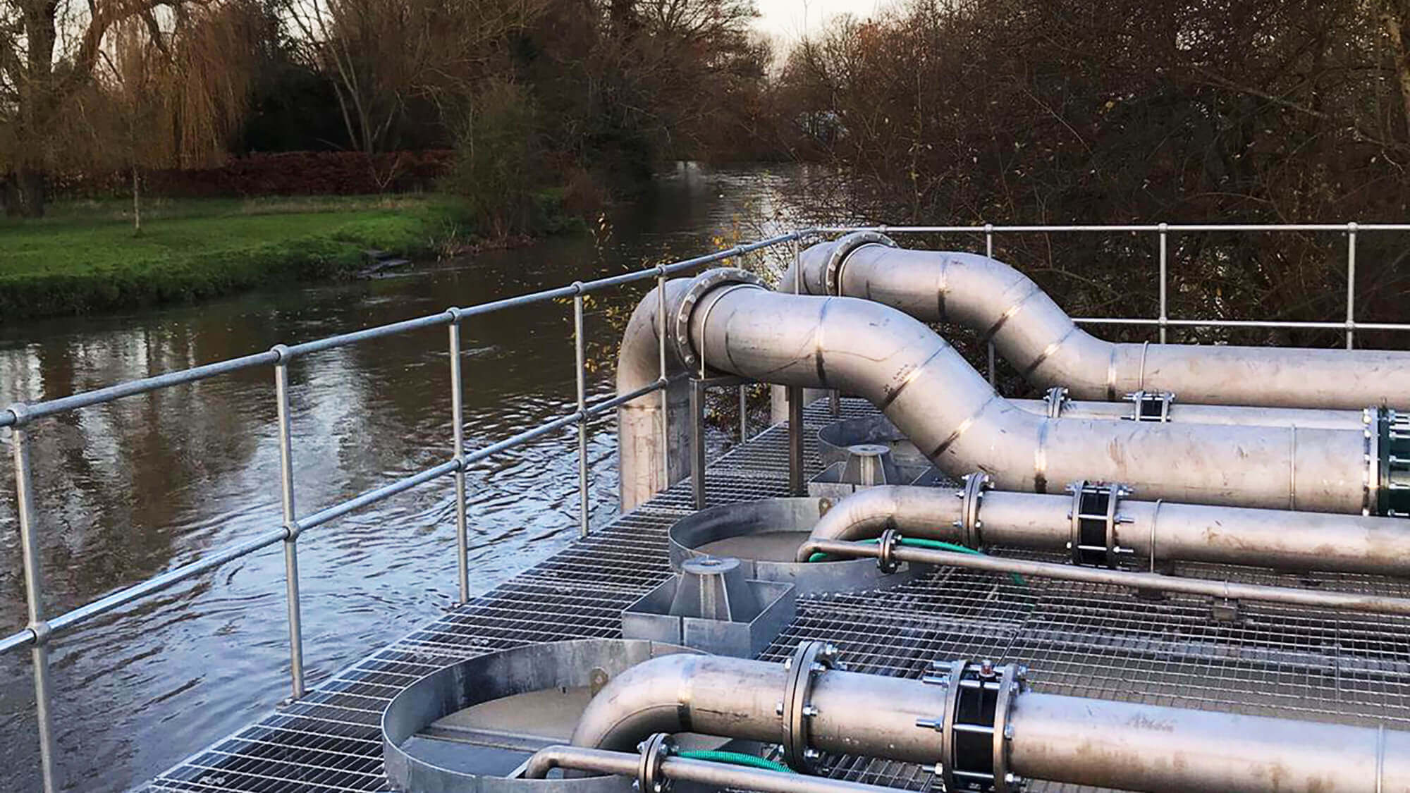 pipes-for-river-water-extraction-and-return-from-the-heat-pump